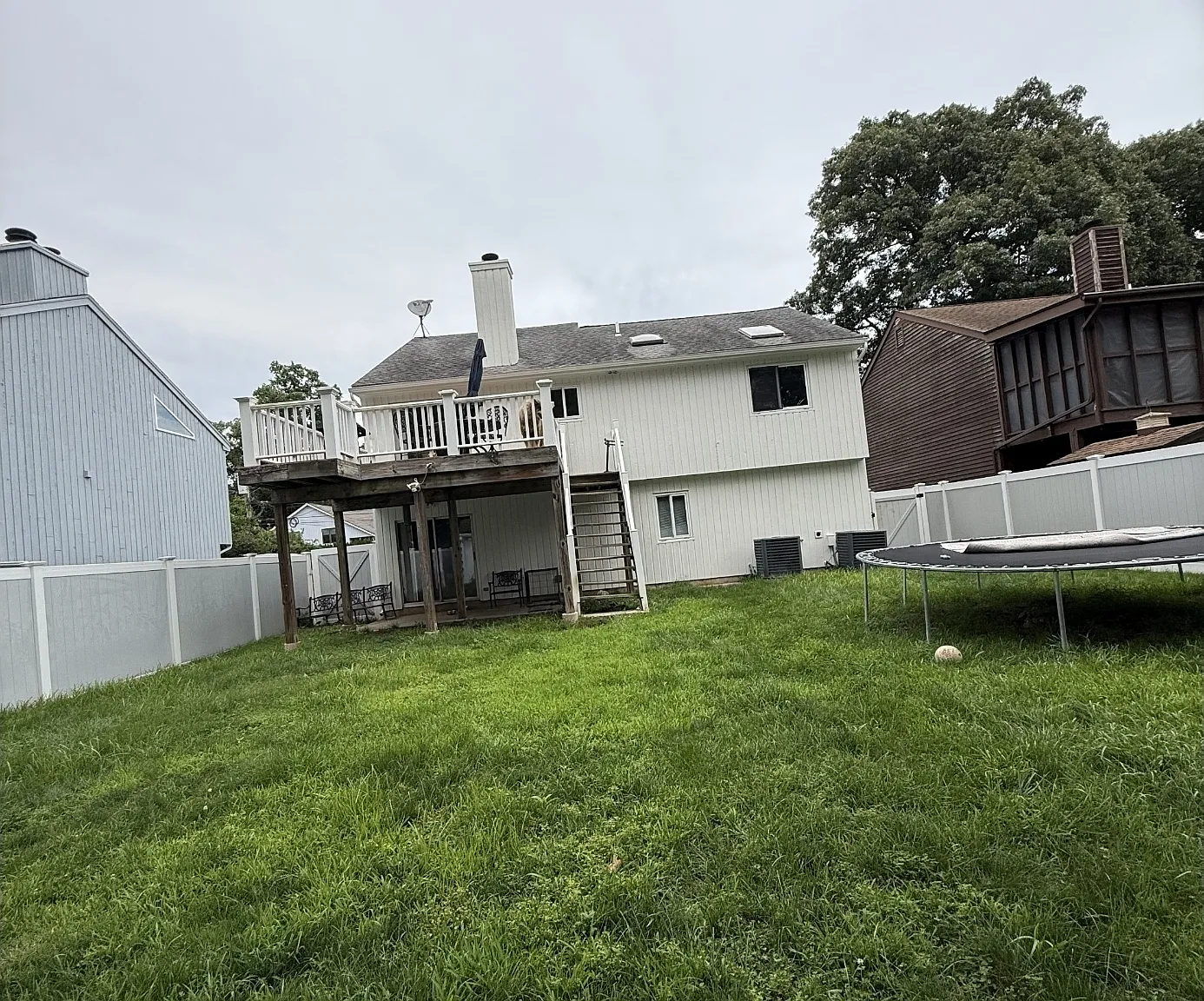 4 bed, 2.0 bath, 1717 sqft, $6,000 — Photo 4