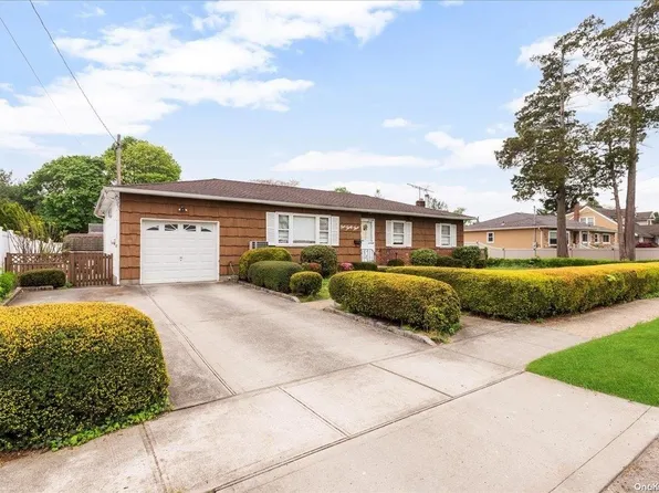 133 Floral Avenue, Bethpage, NY 11714