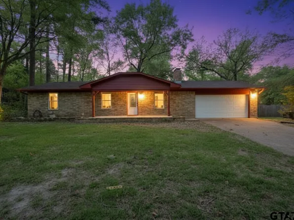 210 Canyon Dr, Lindale, TX 75771