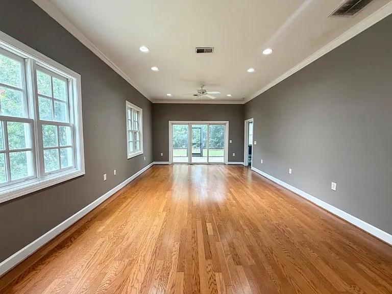 33 Augustine Rd — Photo 2