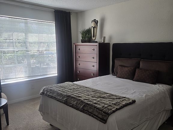 3rd image of 10200 Gandy Blvd N