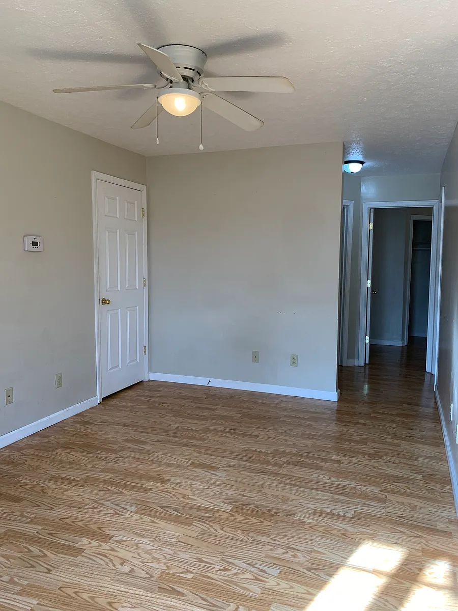 Building Photo - 151 Cove Dr #4