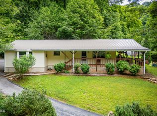 101 Shadow Mountain Rd, Roan Mountain, TN 37687