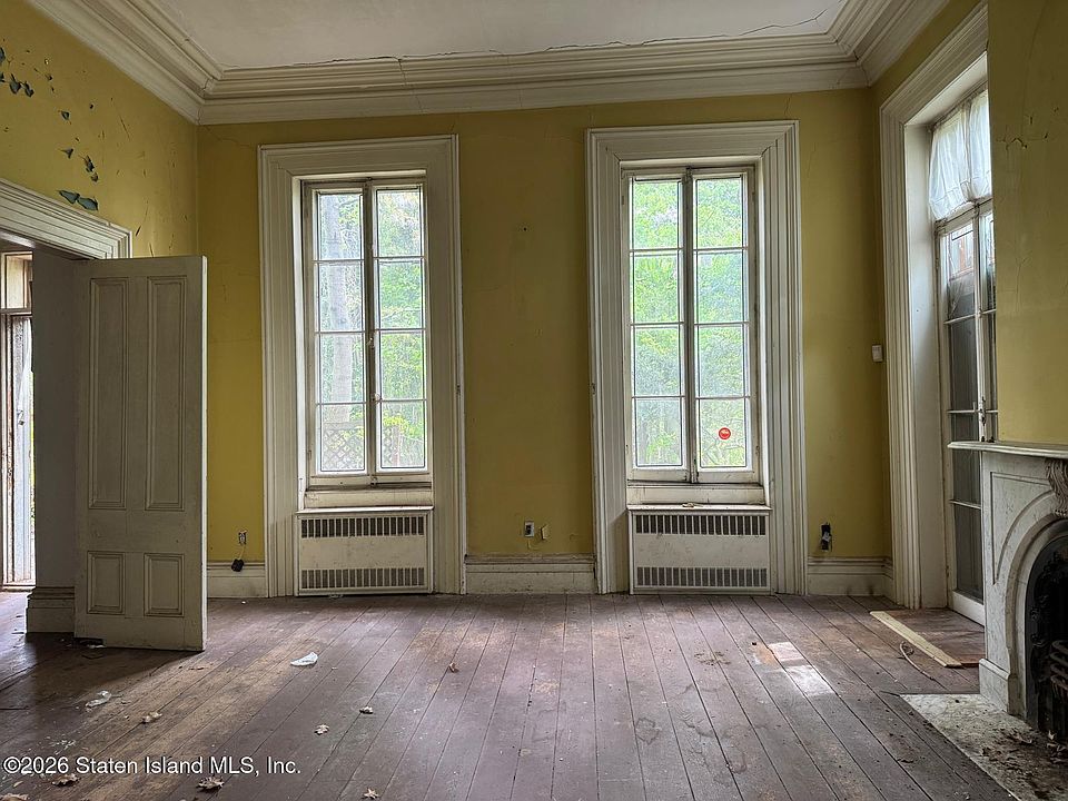 7th image of 190 Meisner Ave