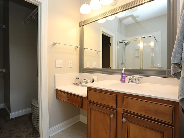 219 Lake View Dr — Photo 17