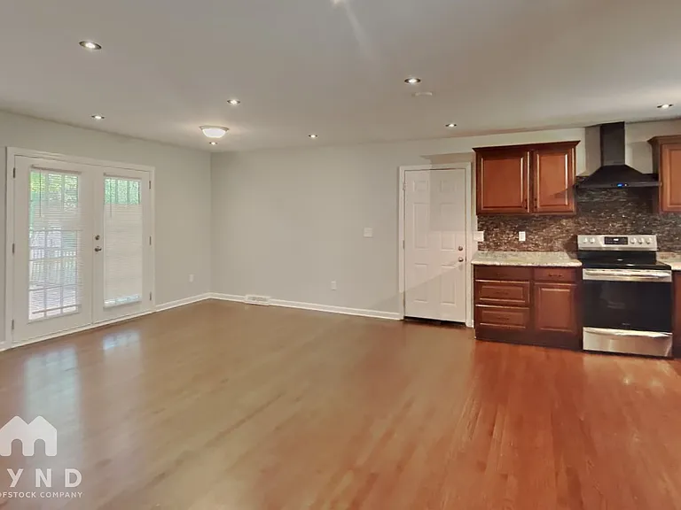 6815 Saddle Ridge Rd — Photo 5