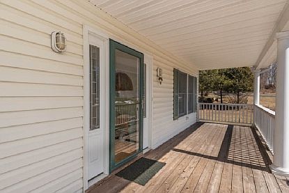3rd image of 8 Berryhill Dr