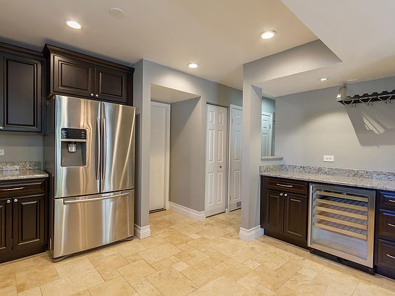 5th image of 1002 Bentley Ln