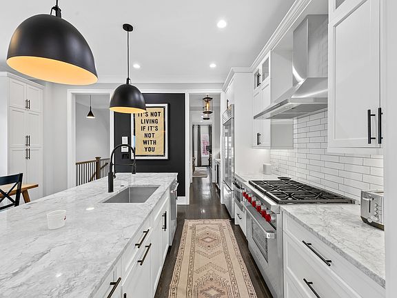 5th image of 2744 N Mildred Ave #1