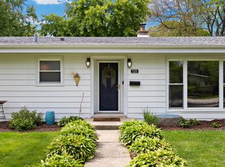 725 E Eisenhower Ave, Palatine, IL 60074