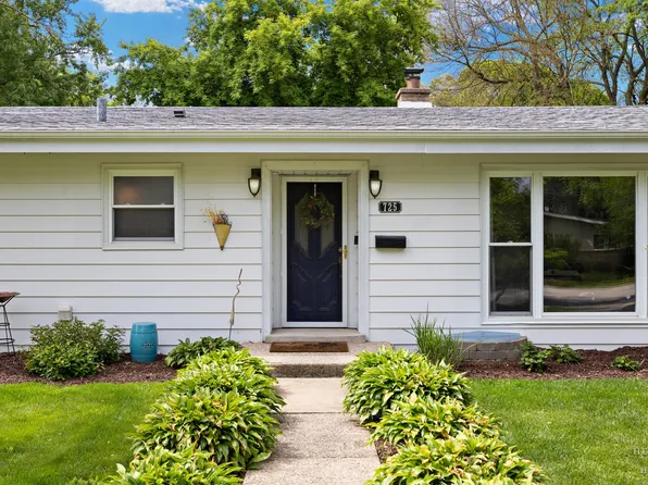 725 E Eisenhower Ave, Palatine, IL 60074