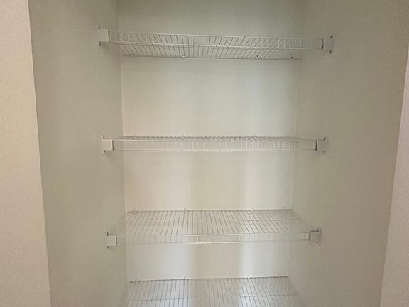 4th image of 445 NE 39th St #201