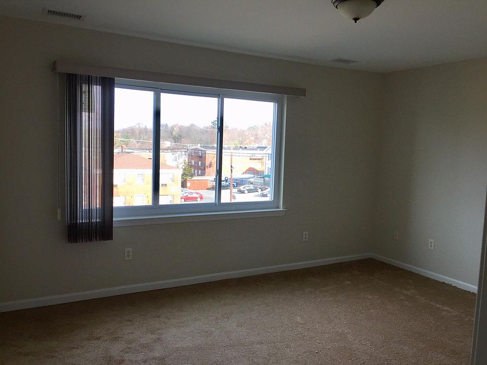 1st image of 156 Roseland Ave
