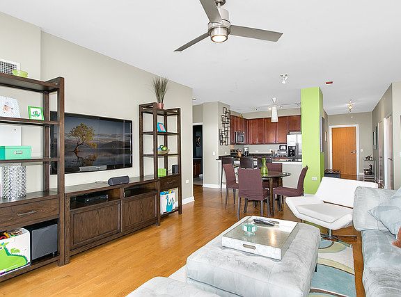 4th image of 100 E 14th St APT 2204