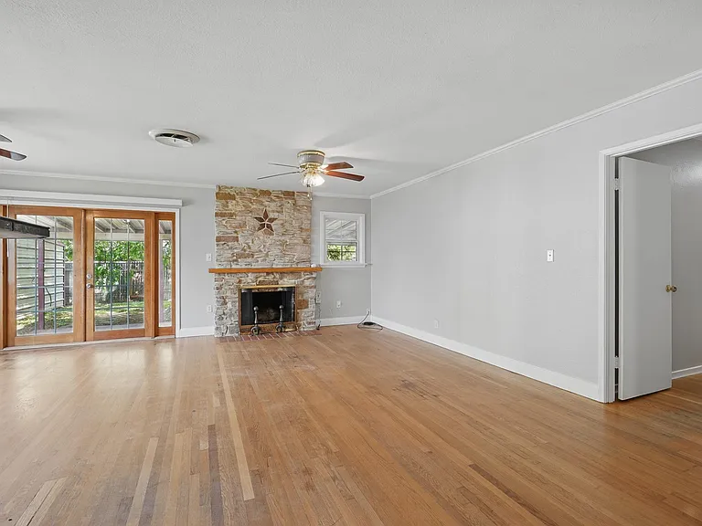 3333 Sayles Blvd — Photo 6