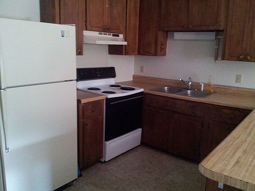 2nd image of 487 N Country Club Dr #3