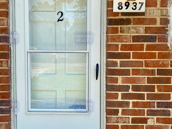 2nd image of 9011 Germont Ave #9