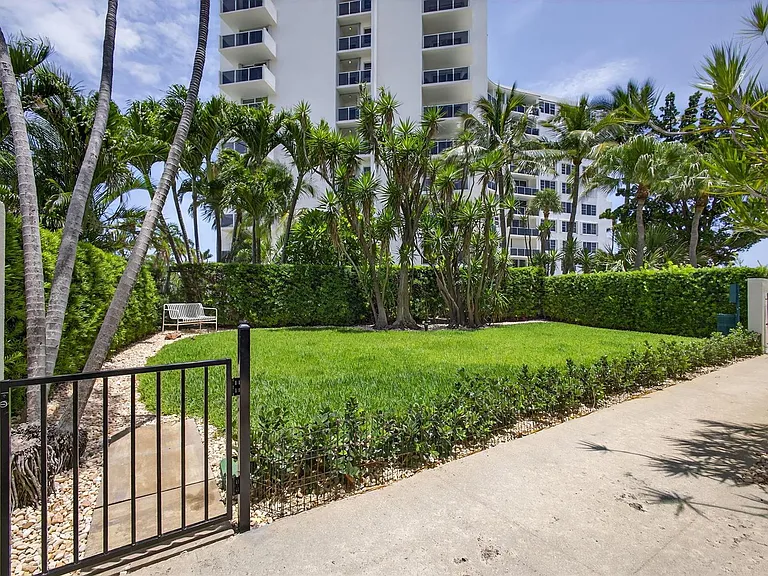 2600 N Flagler Dr #911 — Photo 42