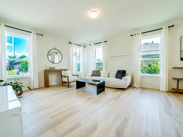 405 Club House Dr — Photo 5