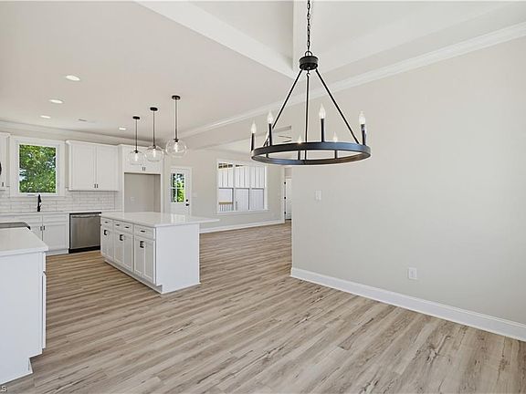 4th image of 1349 Simpson Rd