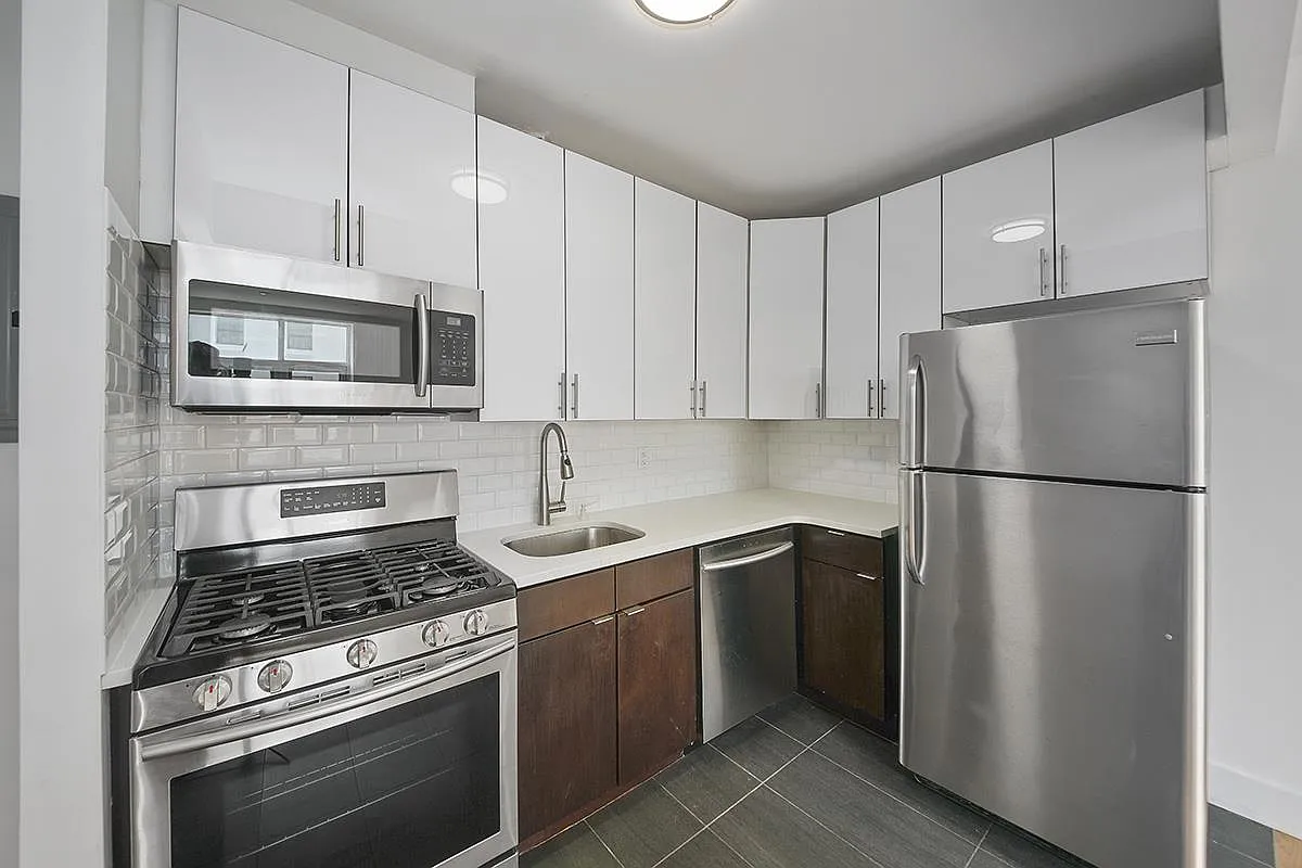 Building Photo - 90-02 Queens Blvd #414