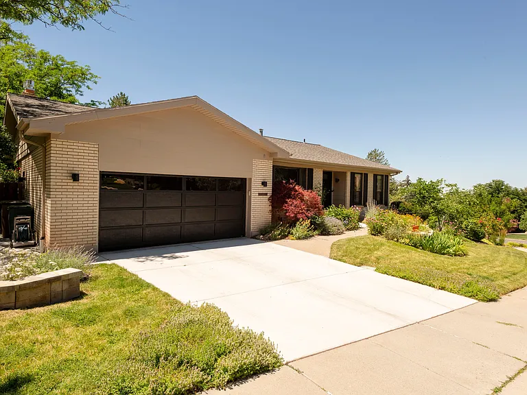 1362 S Embassy Way — Photo 30
