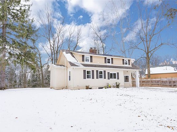 4th image of 546 Shore Dr