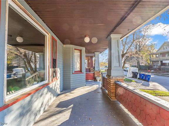 3rd image of 1919 W 71st St #1