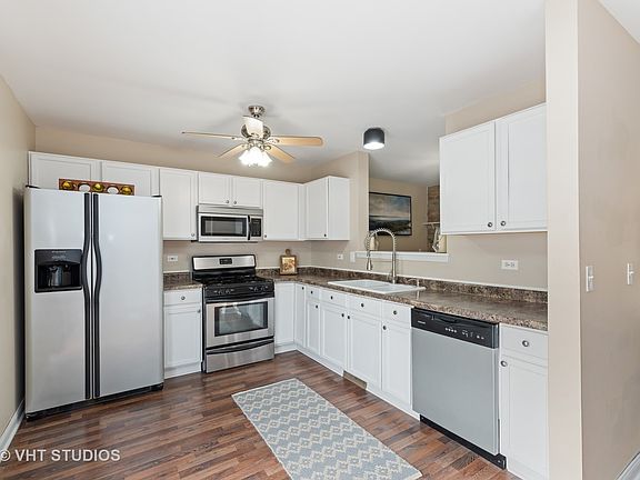 4th image of 662 Holiday Ln #662