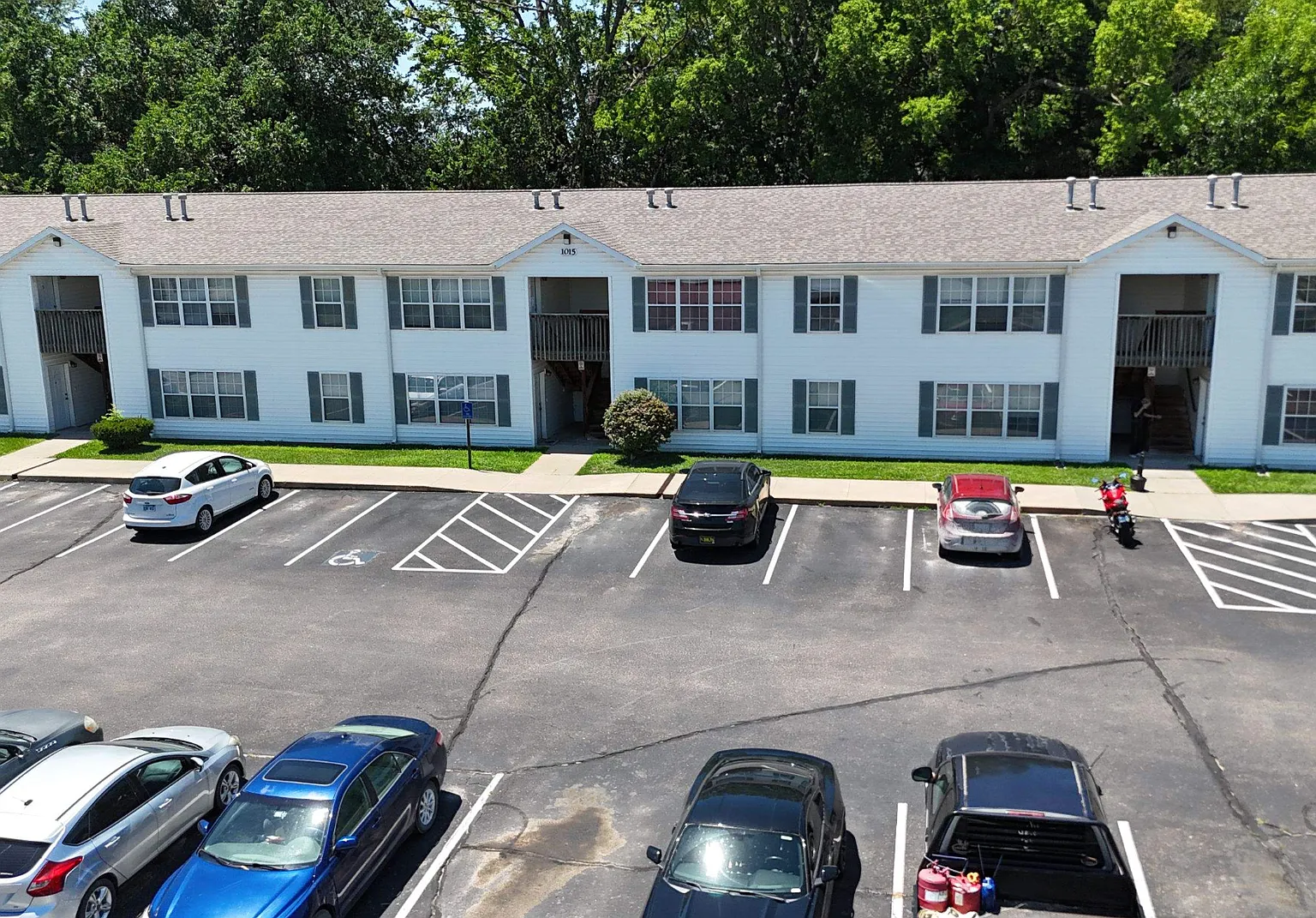 Kaylene Court Apartments — Photo 1