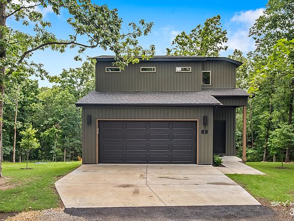 2nd image of 3 Kilham Ln