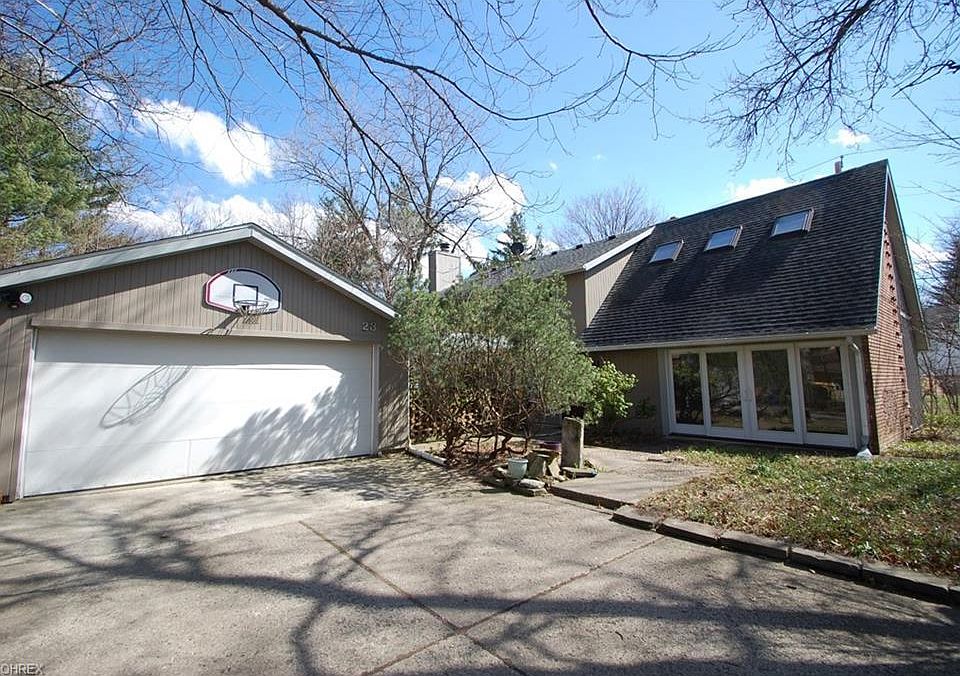 1st image of 23 Plymouth Dr