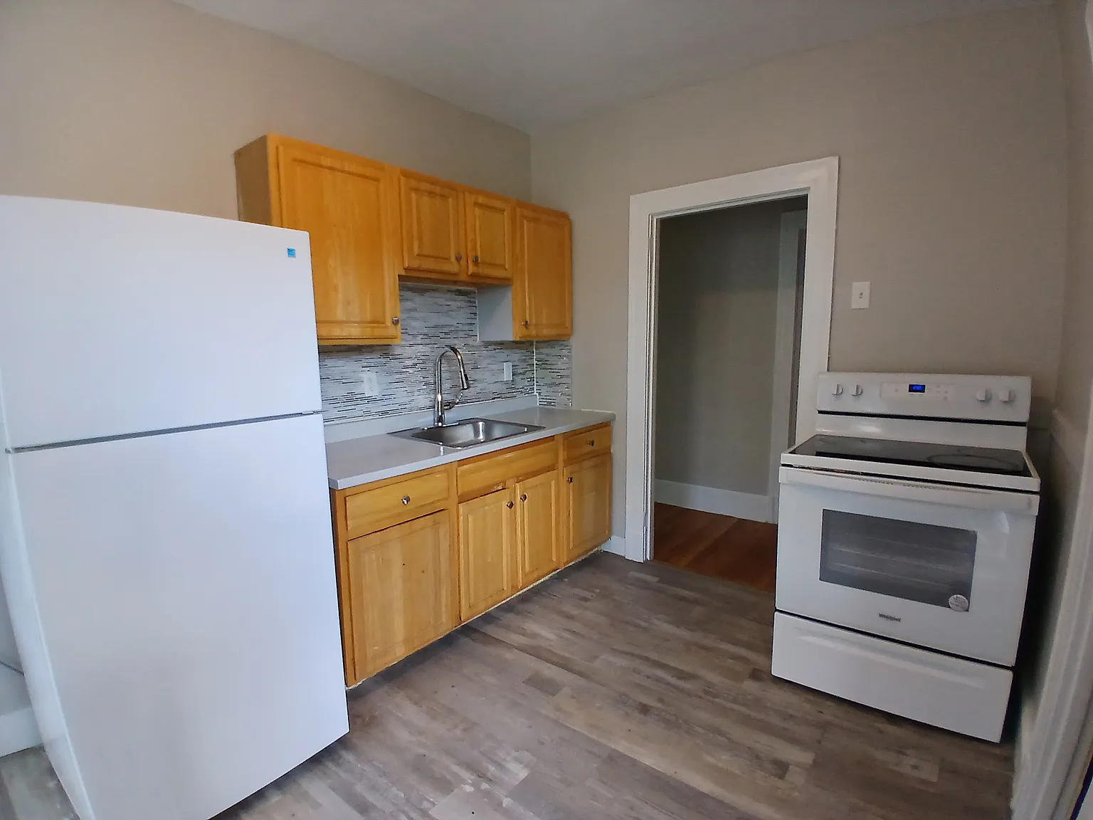 2 bed, 832 sqft, $1,525 — Photo 2
