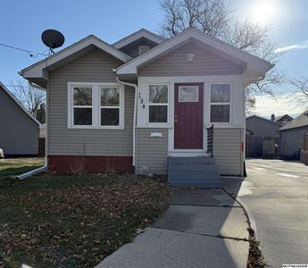 194 N Crescent Dr, Mason City, IA, 50401