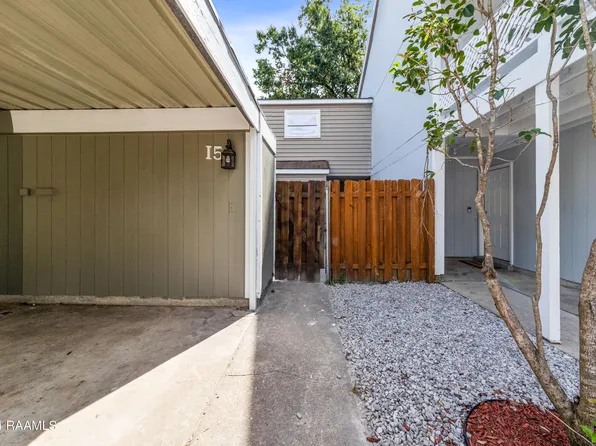15 Larkspur Ln, Lafayette, LA 70507