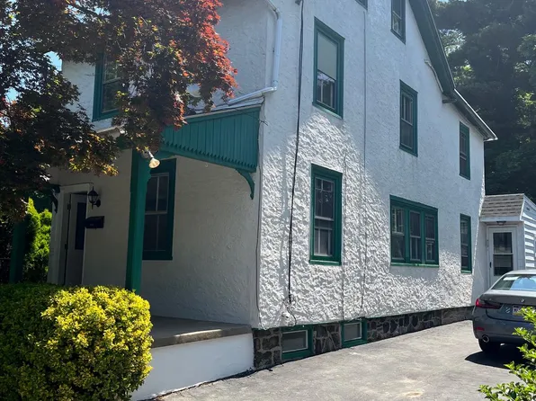 235 Callanan Ave, Bryn Mawr, PA 19010