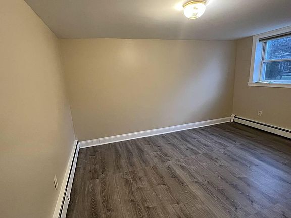 3rd image of 1366 Teller Ave #1