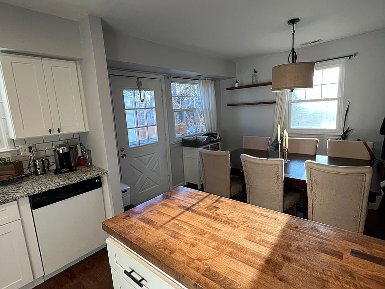 138 Denbigh Ter — Photo 11