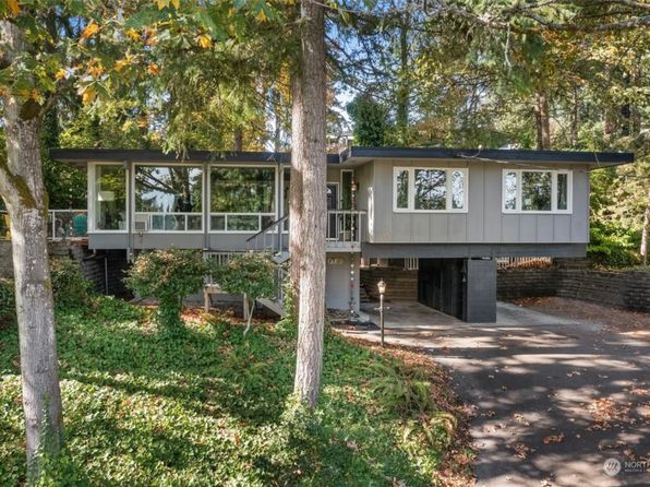 486 Lake Louise Dr SW