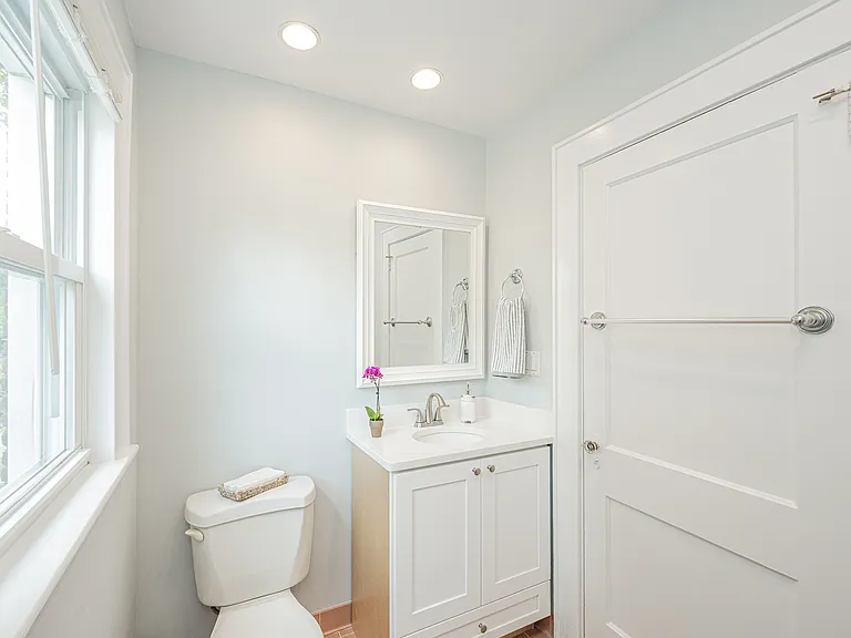 300 Hubbard Ave #2 — Photo 16