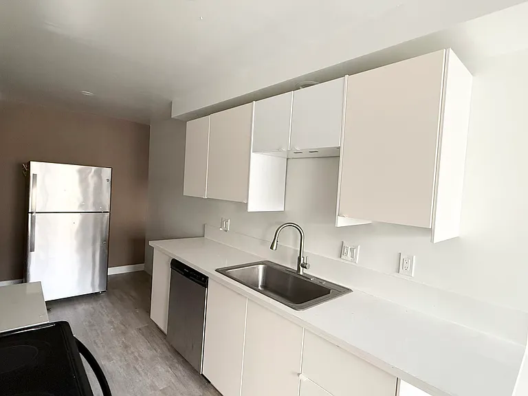 1209 N Kings Rd #209 — Photo 11