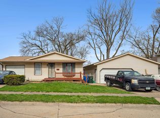 2218 N Linwood Ave, Davenport, IA 52804