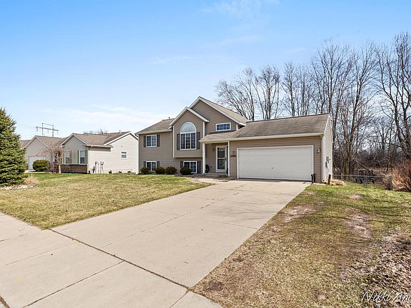 4th image of 10868 Douglas Dr