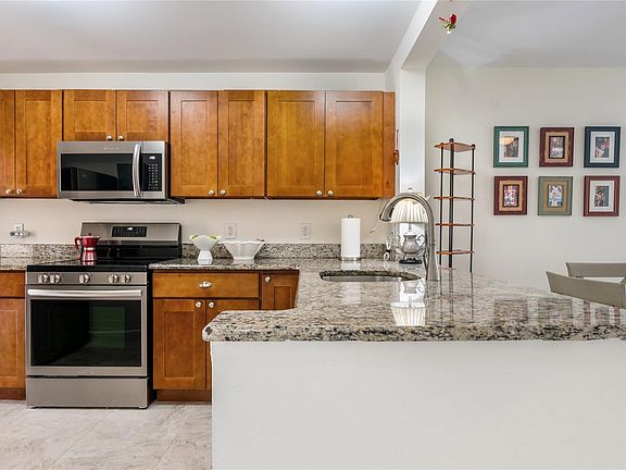 5th image of 2601 NE 14th Street Causeway #145