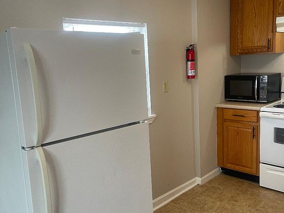 4th image of 234 E Main St #D
