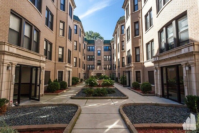 1st image of 4034 N Ashland Ave APT 3E