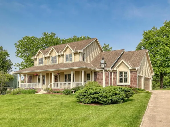 W287N4068 Highland COURT, Pewaukee, WI 53072