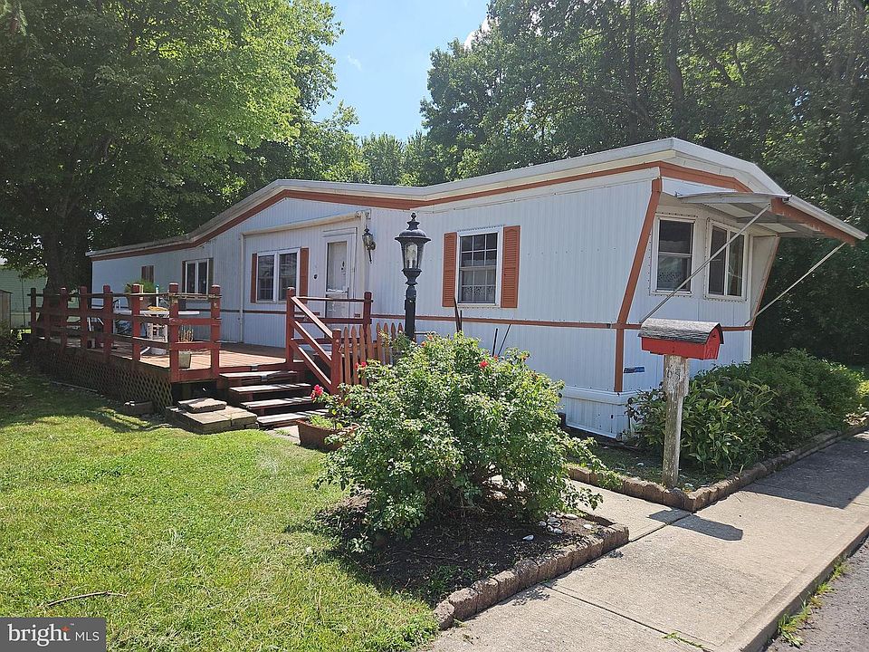1st image of 65 James Ave