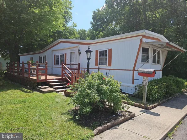 65 James Ave, Vincentown, NJ 08088