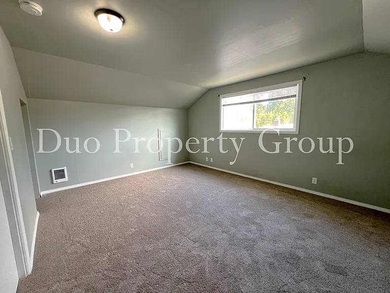 2035 Harvard Dr — Photo 28